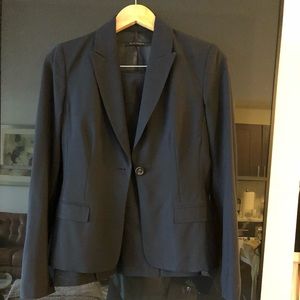 Elie Tahari Wool Mix Skirt Suit